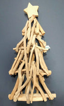 Carica l&#39;immagine nel visualizzatore di Gallery, ALBERELLO DI NATALE IN LEGNO, DA TAVOLO, LAVORAZIONE ARTIGIANALE.

