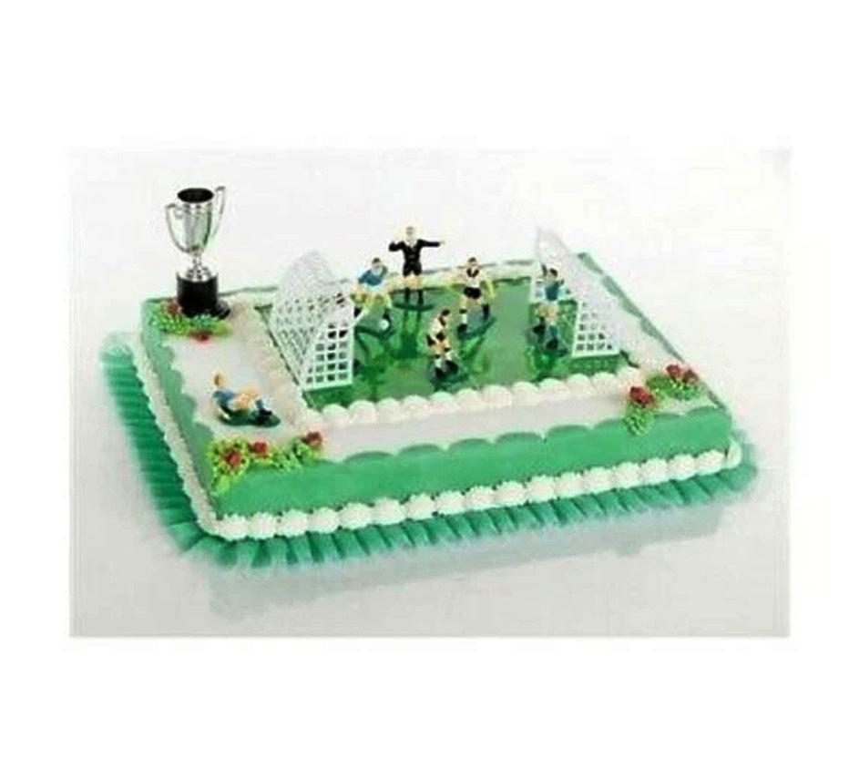 DECORAZIONE PER TORTA KIT CALCIATORI CON PORTE E COPPA IN PLASTICA