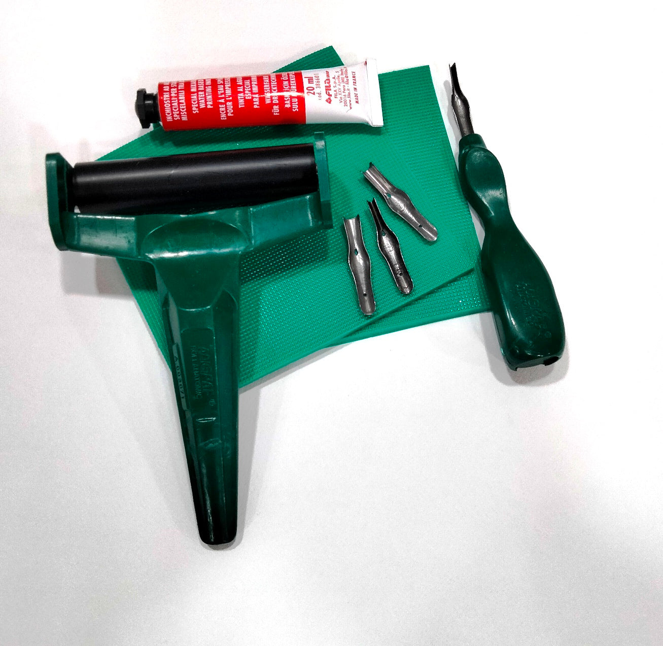 4 Fogli Linoleum Per Incisione E Stampa | 2 Formati A4 + 2 A6 | Superficie Liscia, Spessore 3mm