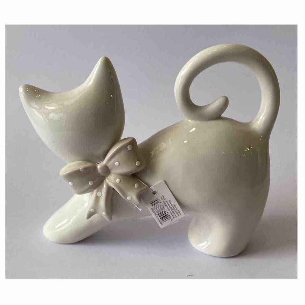 gatto in ceramica con fiocco
