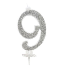 Carica l&#39;immagine nel visualizzatore di Gallery, maxi candeline di compleanno argento glitter numero 9
